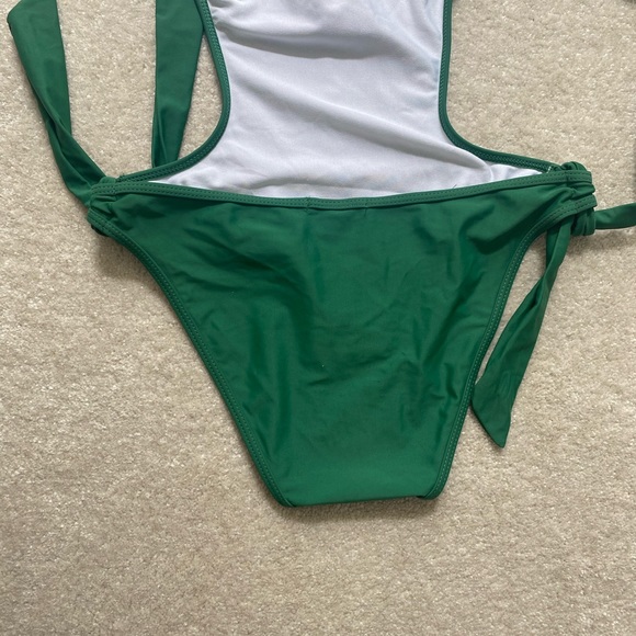 Sexy one piece swimsuit - New without tags - Picture 3 of 4